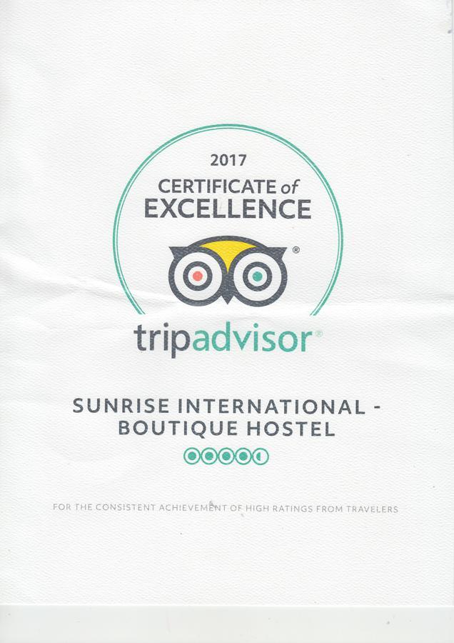 Sunrise International - Boutique Hostel Kowloon  Buitenkant foto