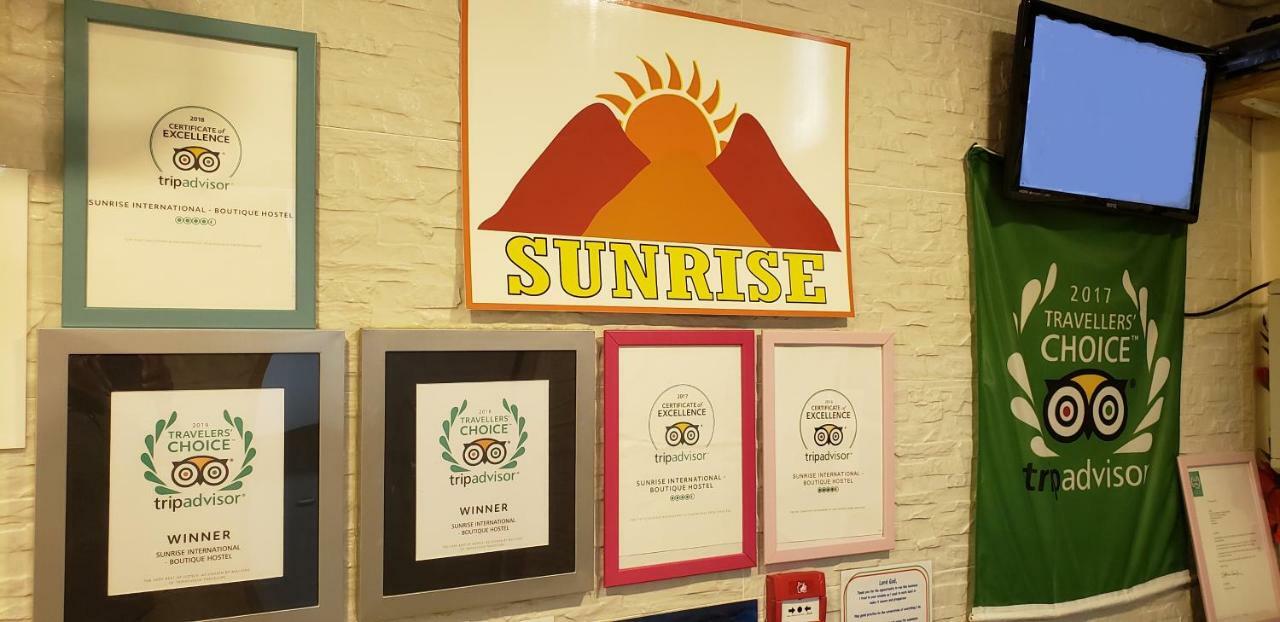 Sunrise International - Boutique Hostel Kowloon  Buitenkant foto